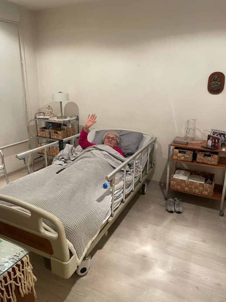Auxiliares de enfermeras a domicilio en CDMX - SAS Amor